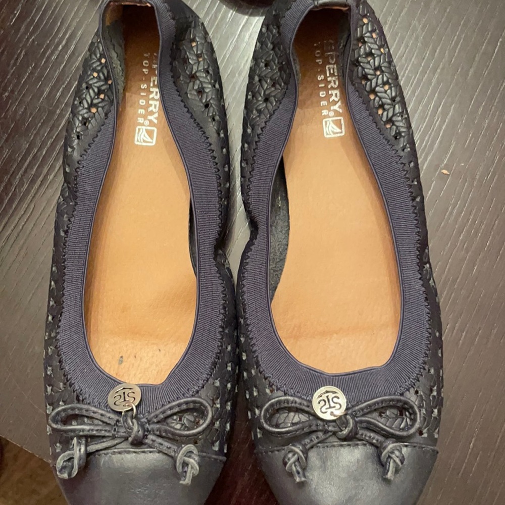 Sperry navy flats